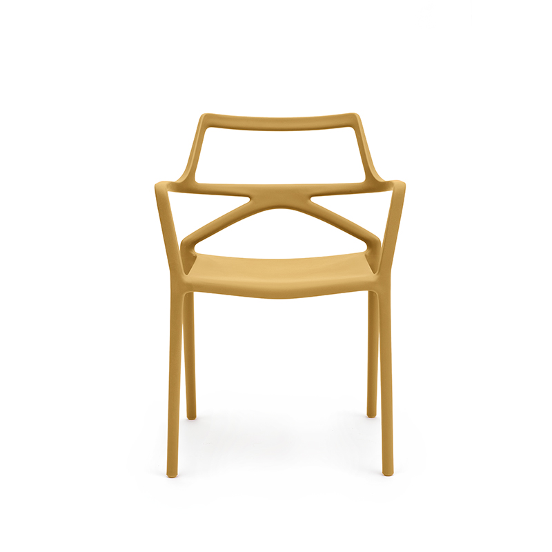 DELTA CHAIR with armrests